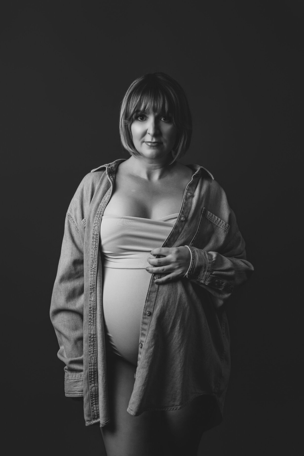 MiniAnnaPhotography2023-Jenna-Maternity-1191srgb-evsrgb-bw3000