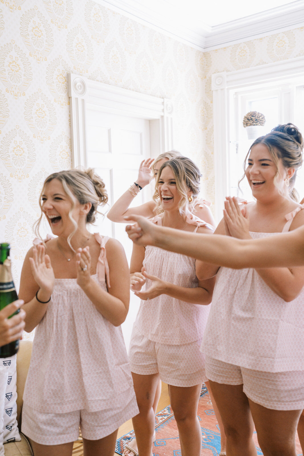 popping-champagne-at-stone-acres-farm-manor-house-jen-strunk-events-2
