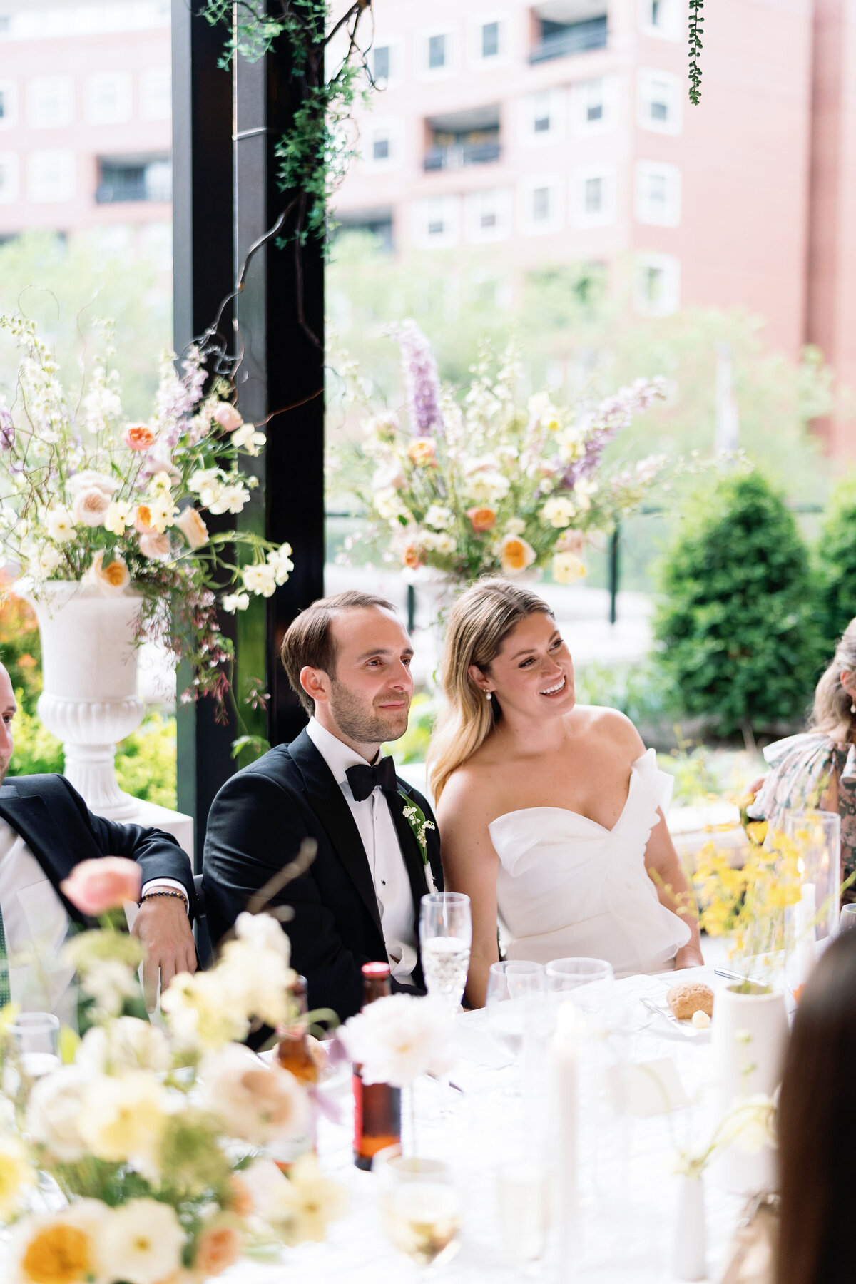 68-wedding-reception-tablescape-flowers