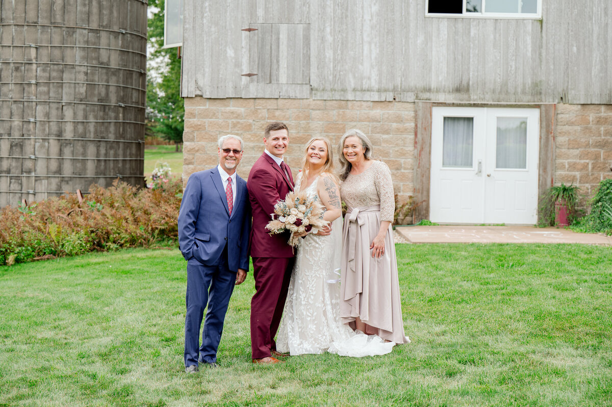 123-Wedding Family Portrai Highlights-DSC_3207-Wedding Photography- St Cloud MN- Central MN, Nicole Hollenkamp
