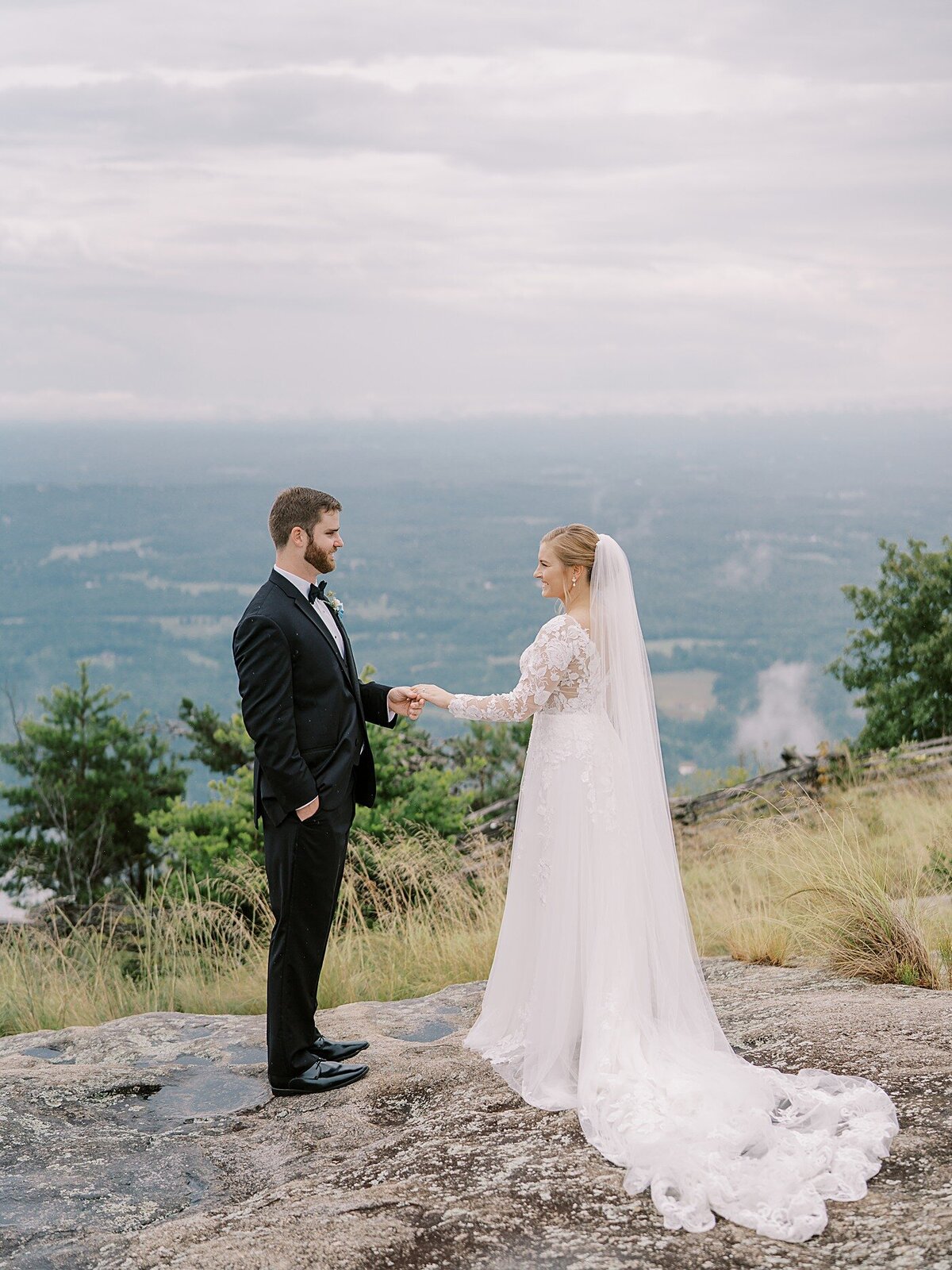 wedding-bride-groom-mountains