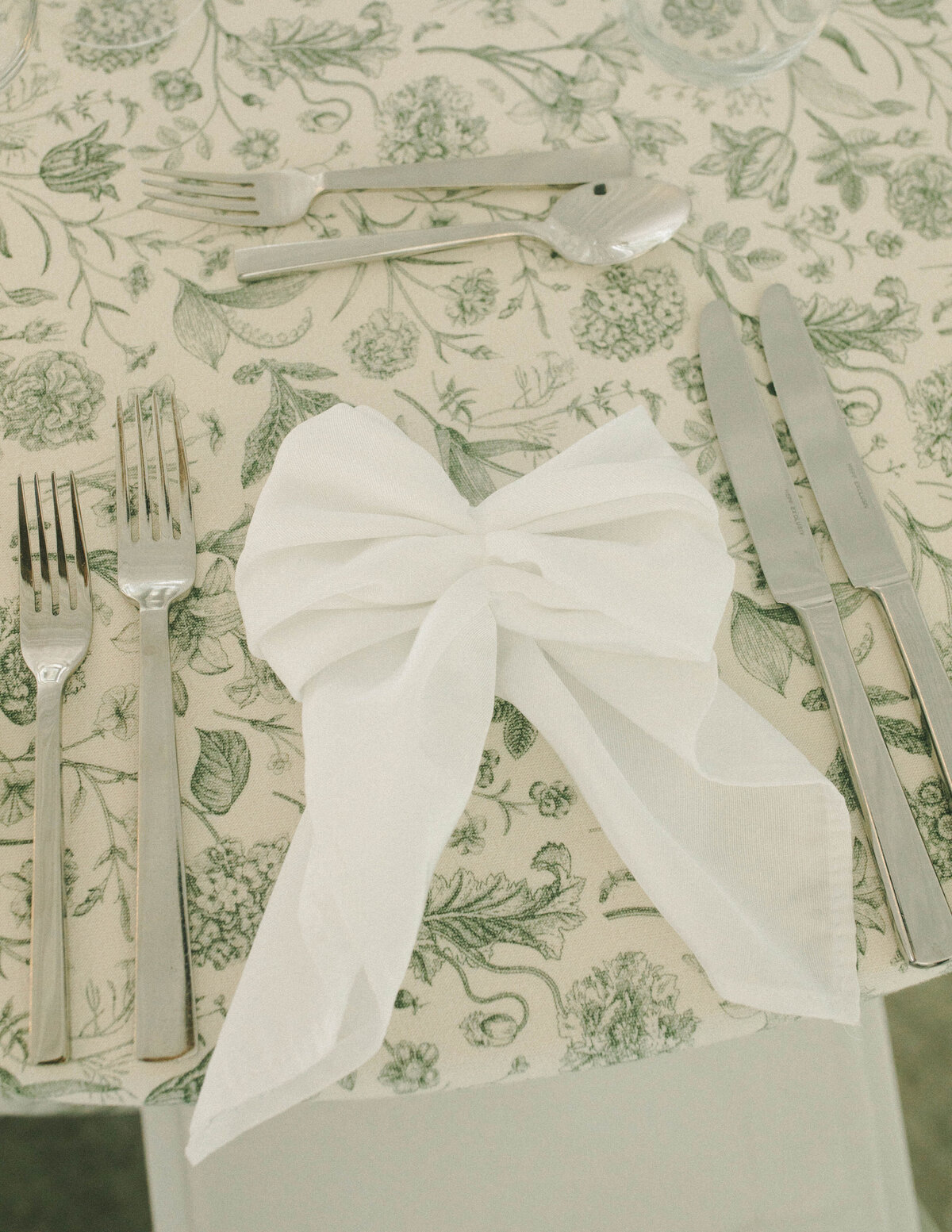 evergreen_weddings_co_canada_wedding_planner_designer_ottawa_winnipeg_toronto_full_service_wedding_planning_management_coordination_coordinating_design_services_designer_luxury_high_end_41