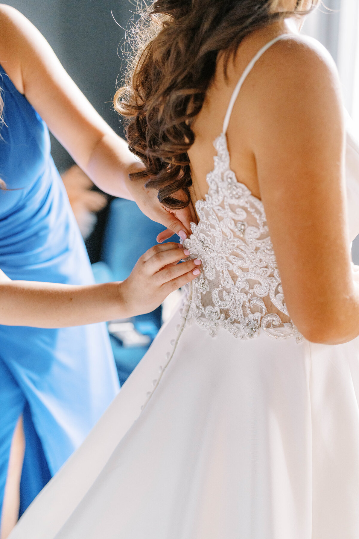 cairnwood-estate-spring-wedding-philadelphia-photographer-bridal-details_009