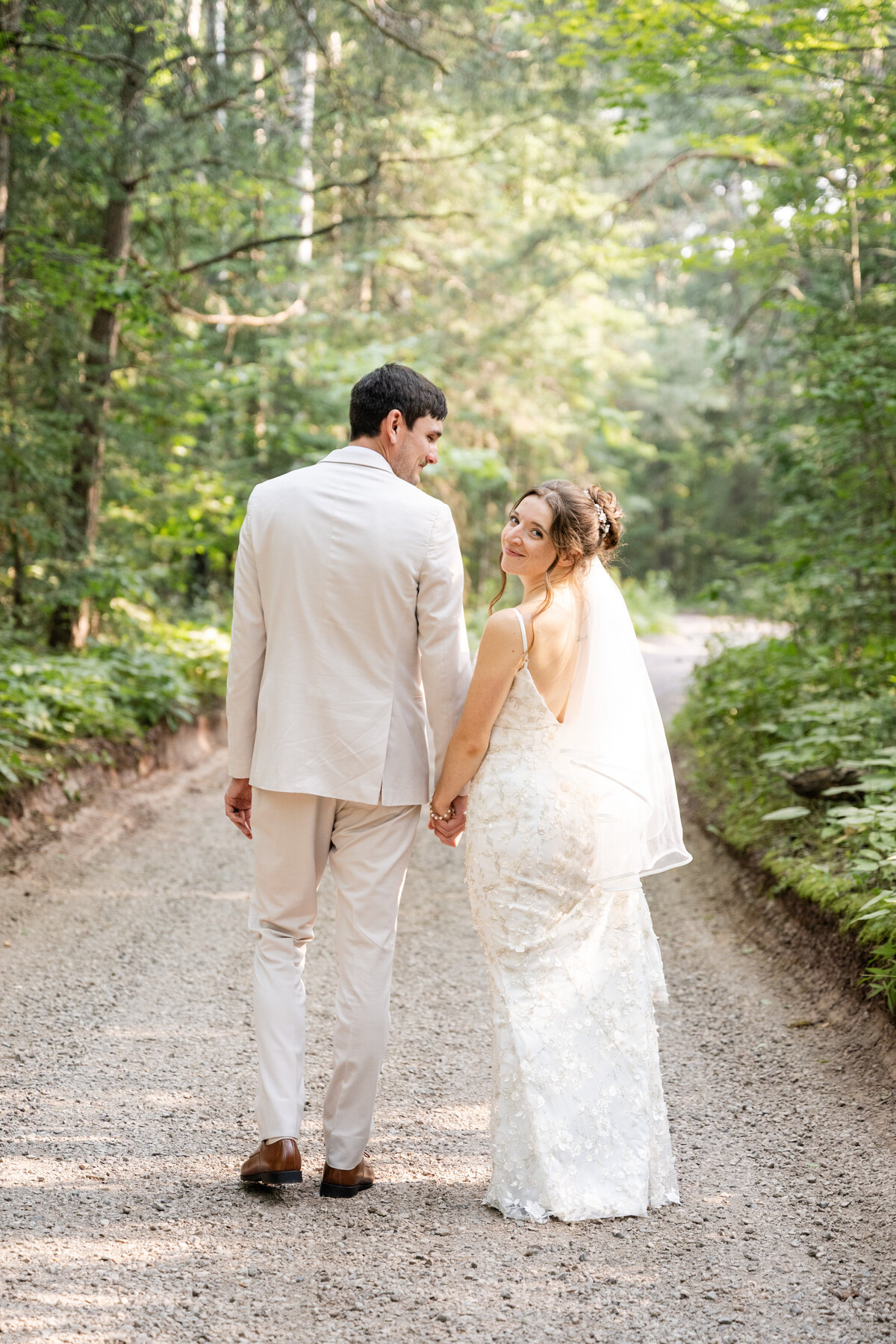 Sun-set-wedding-couple-northland-country-club-6