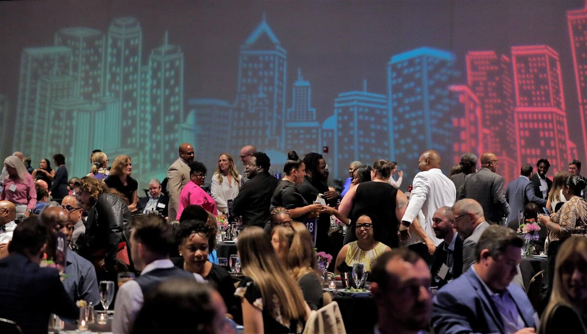 milwaukee-city-skyline-projection