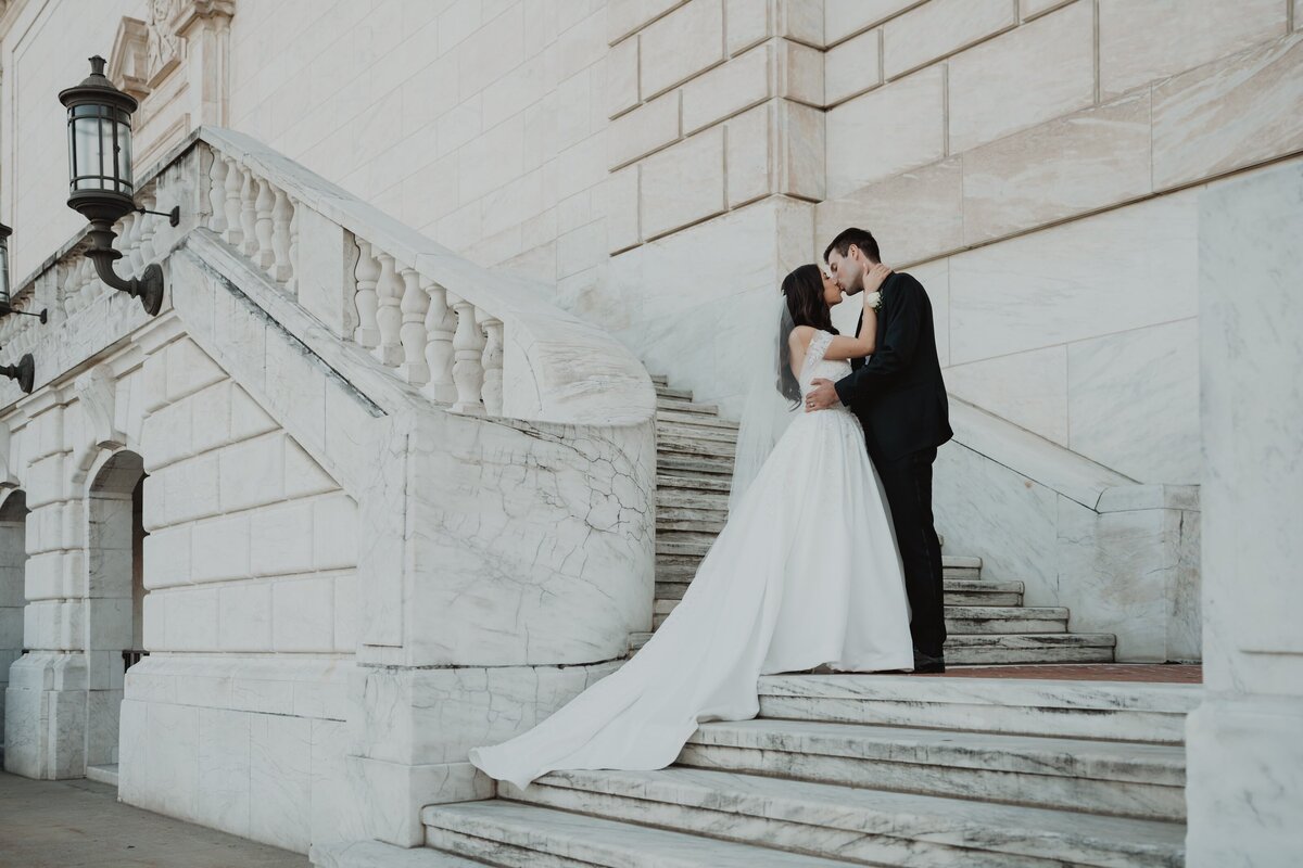 bride-and-groom-romantic-photoshoot