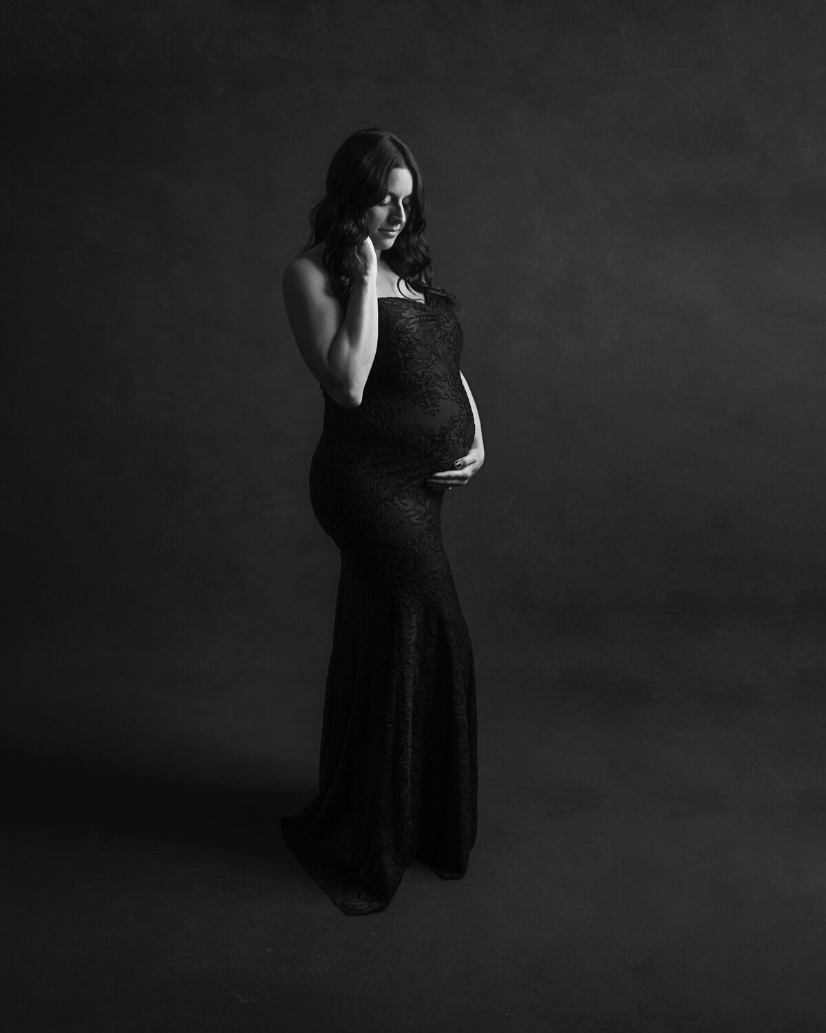 black_maternity-gown-nj