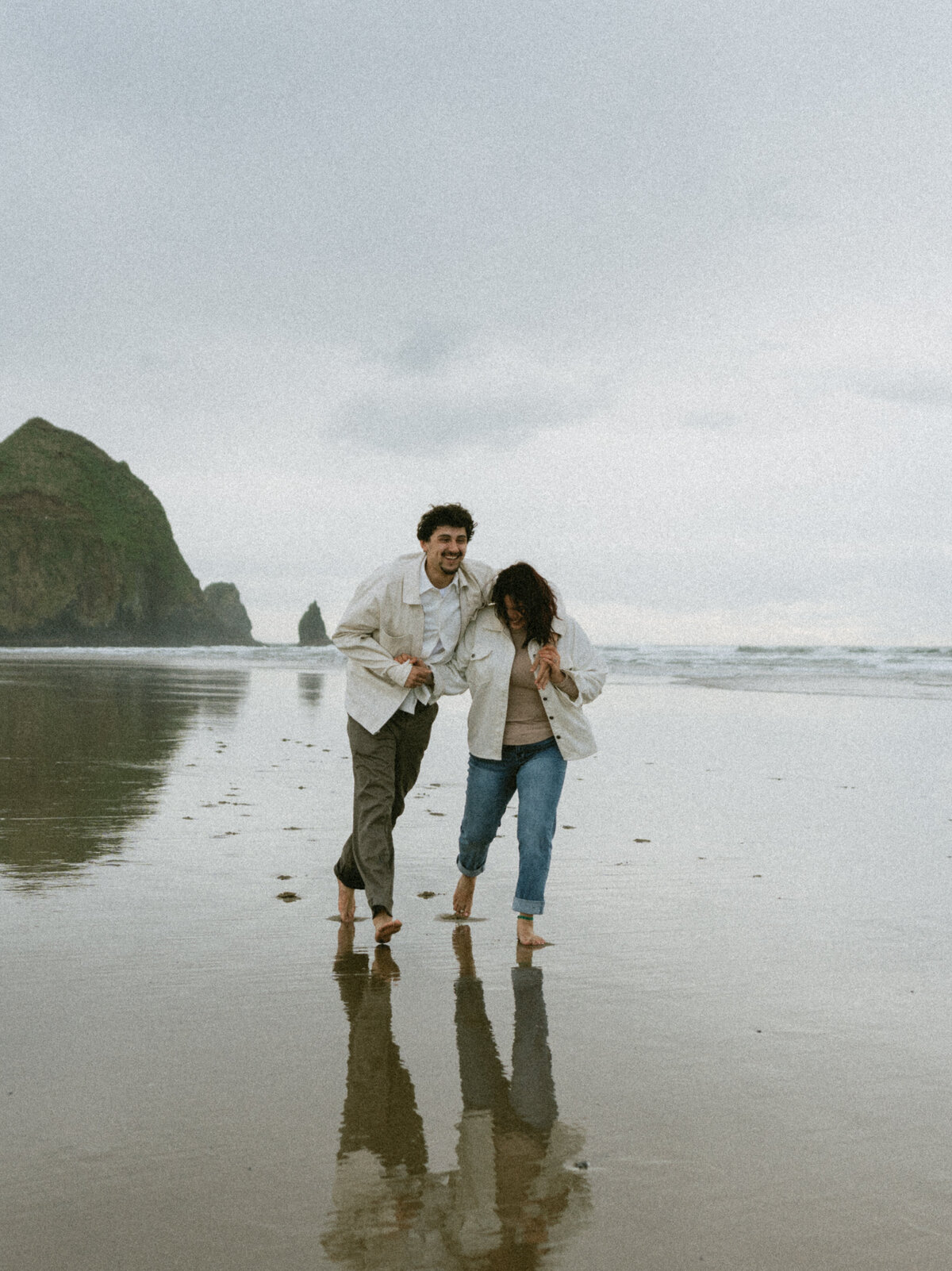 cannon beach - oregon documentary storytelling - couples sunset photos-7