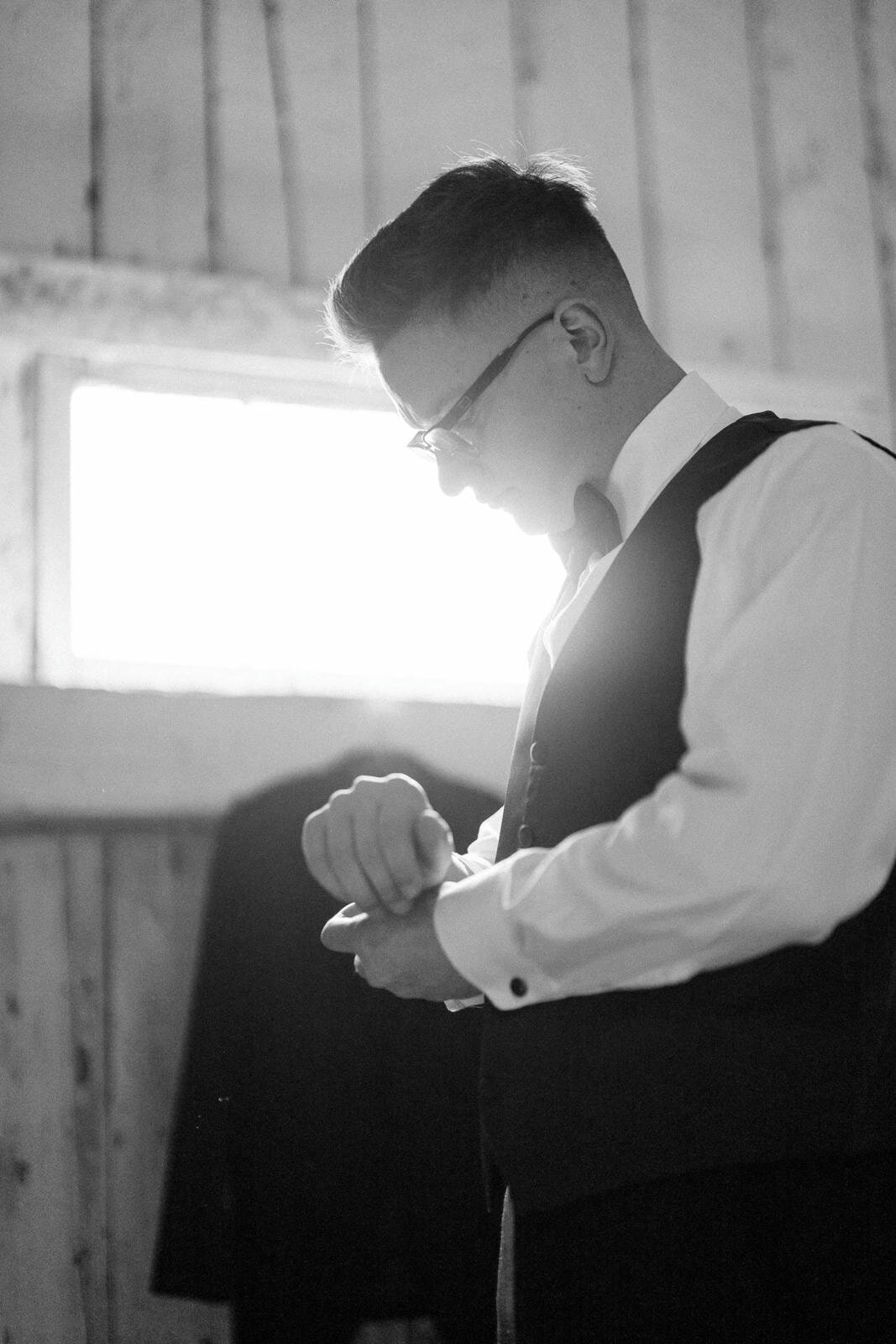 W11-Wedding-Photos-Caledon-Valley-Estate-Eleanor-and-Michael-2024-11-02-2500px-1014