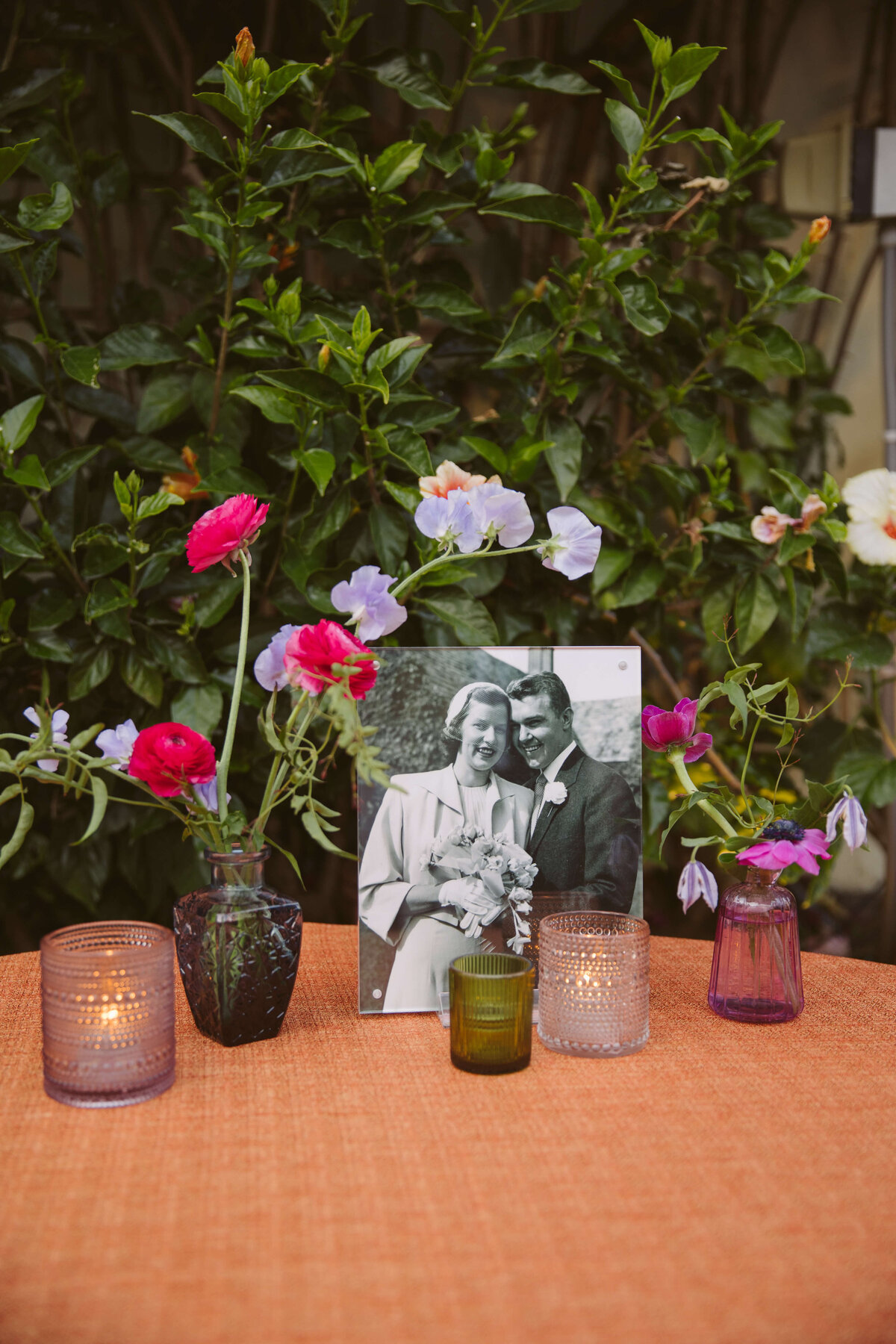 Cocktail hour at Bel Air Bay Club in the courtyard