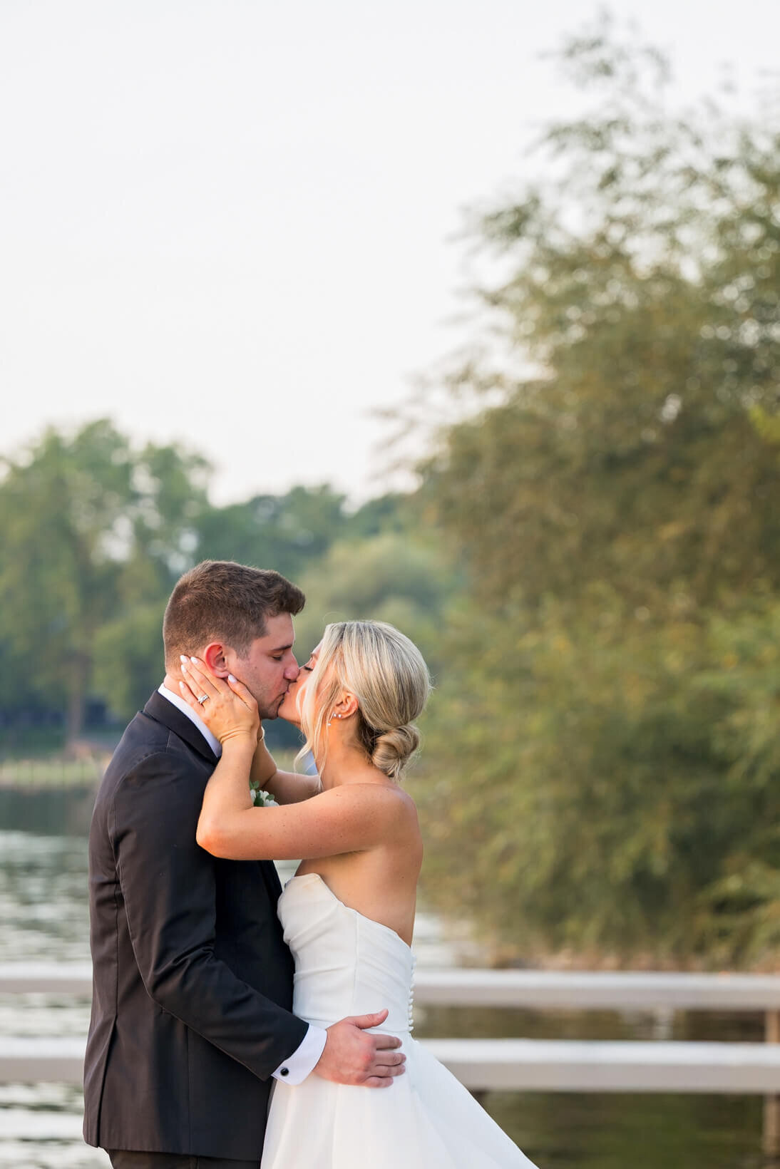 Wedding-at-The-Commodore-in-Hartland-WI-43