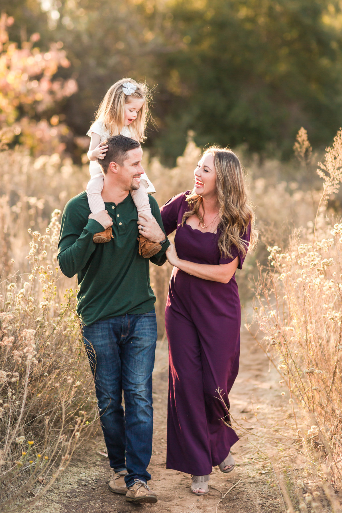 san-diego-sweetwater-river-bridge-family-photo-shoot-family-walking