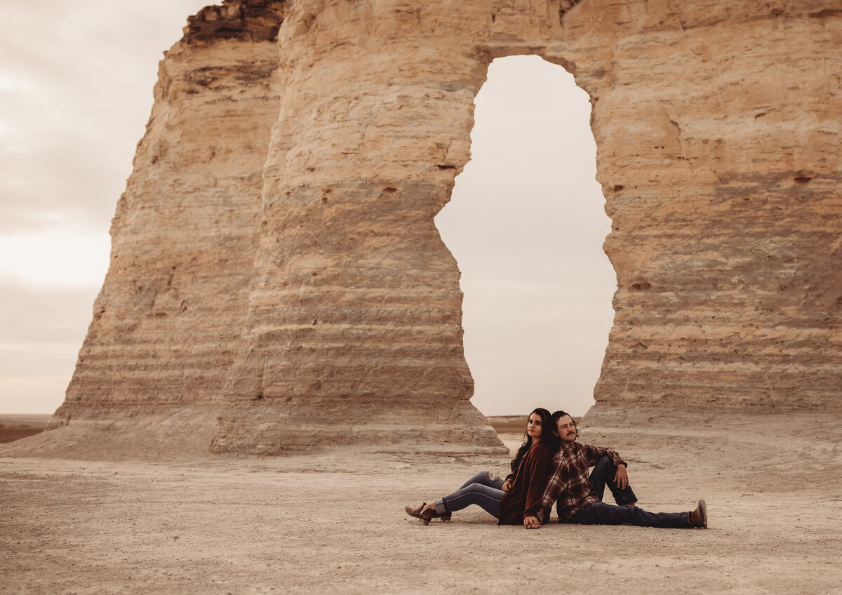 monument-rocks-engagement-session-Native-Roaming-Photography-2