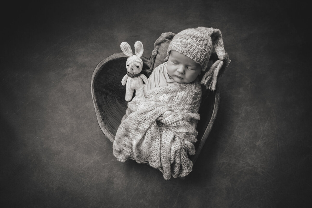 AnnaMunandarPhotography-KristenLovin-Matthew-6942srgb-evsrgb-bw3000px