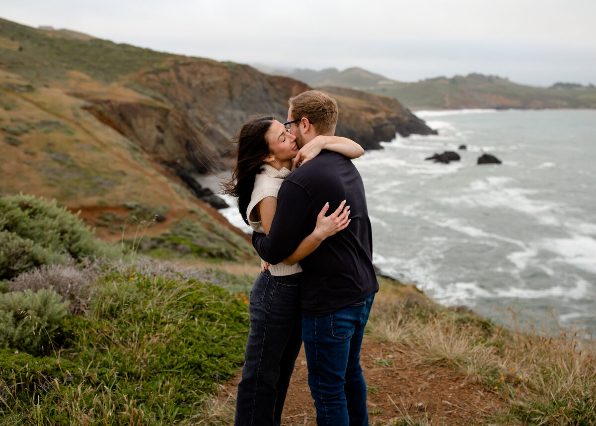 05312023_Makenzie+Gavin_RodeoBeachCA_AnjaJensenPhotography-160