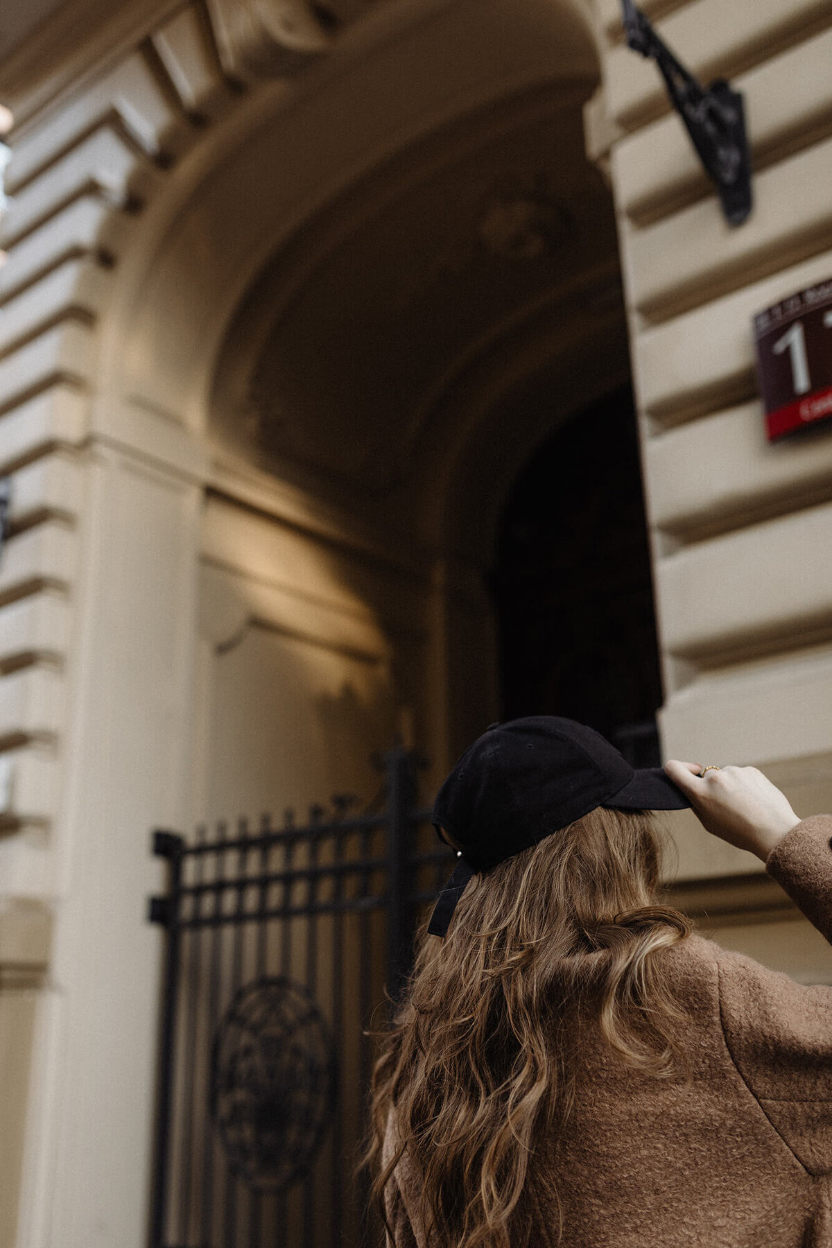 kaboompics_city-chic-in-autumn-casual-fall-outfit-fashion-trends-33509