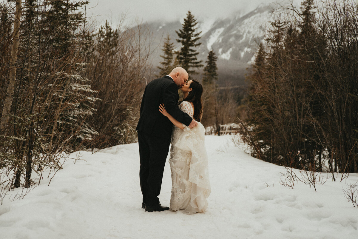 RevelAshStudio_Wedding_JasperMountains_Winter-001