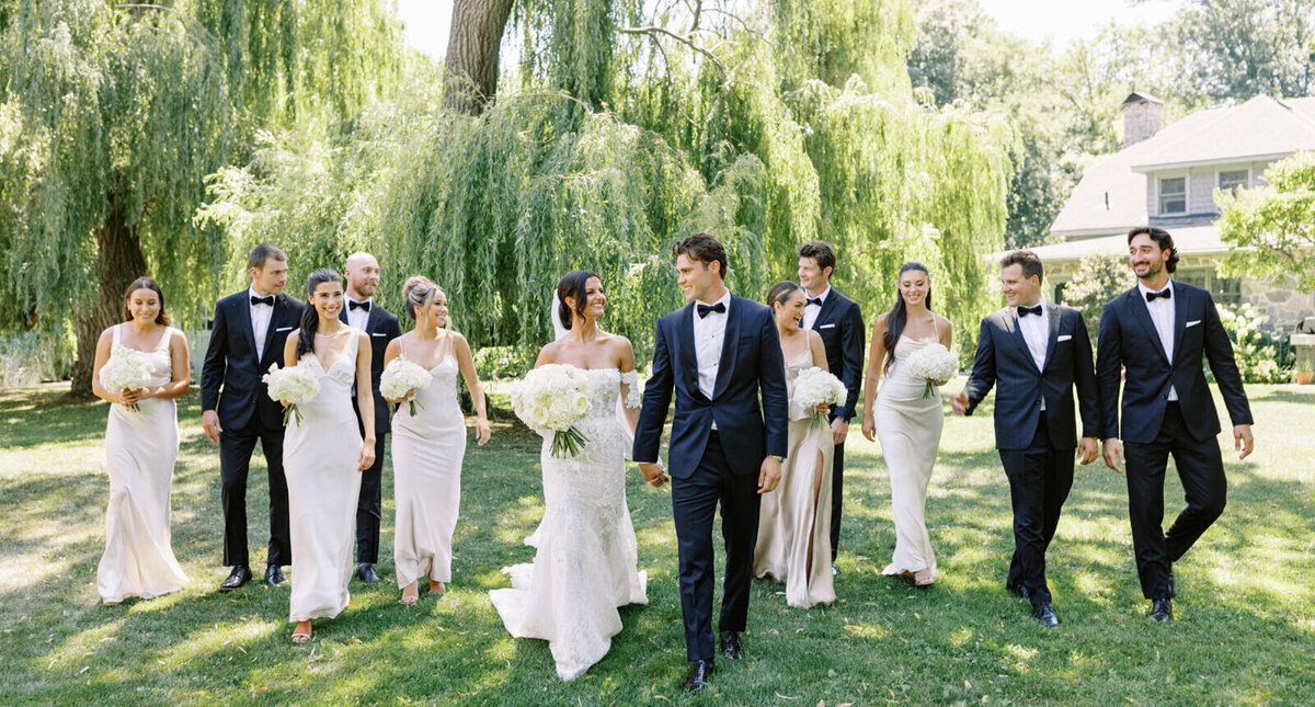 Elegant Muskoka wedding party with willow tree