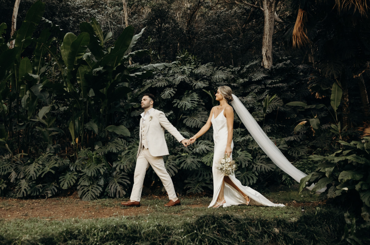 hawaii waterfall wedding