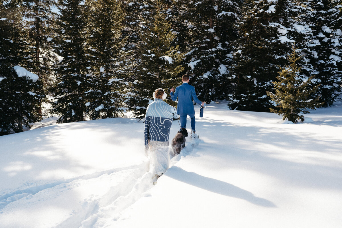 Sam-Murch-Photography-Ouray-Winter-Elopement-with-dog-58