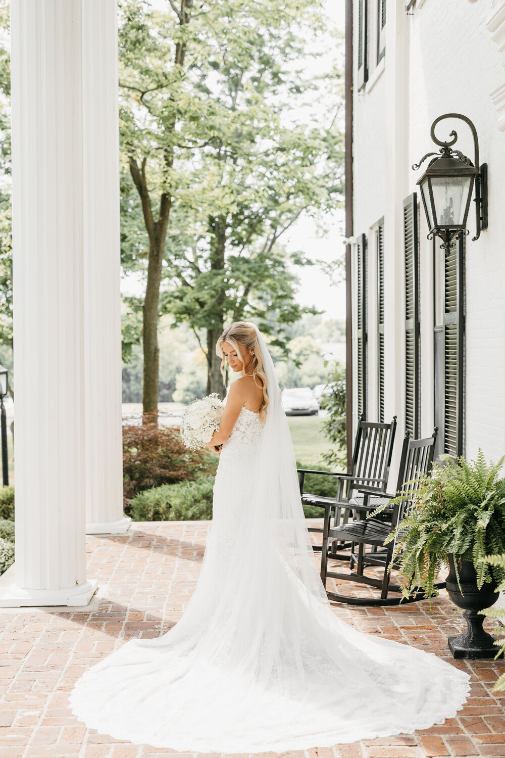 bridal-portrait-ashford-acres-inn-seventhandanderson