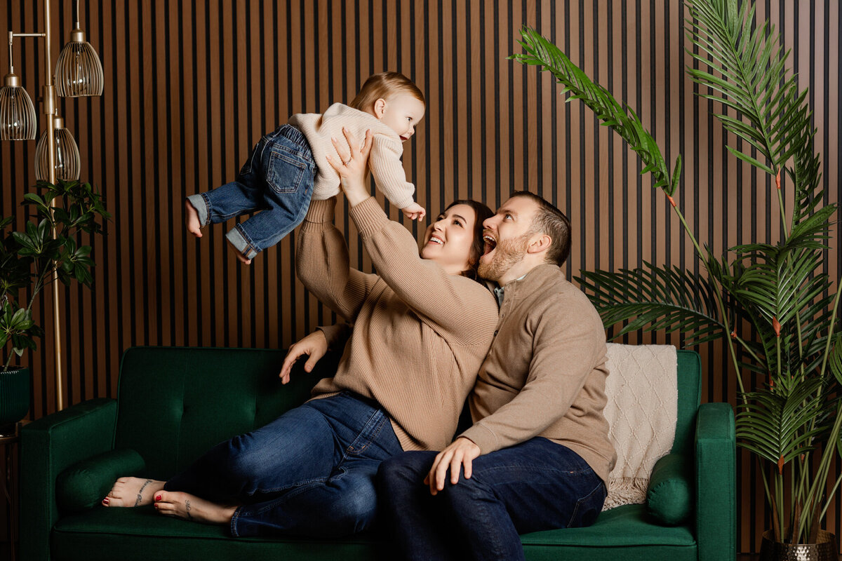 NW Arkansas family photographer, family portraits near me, best portrait studio near me