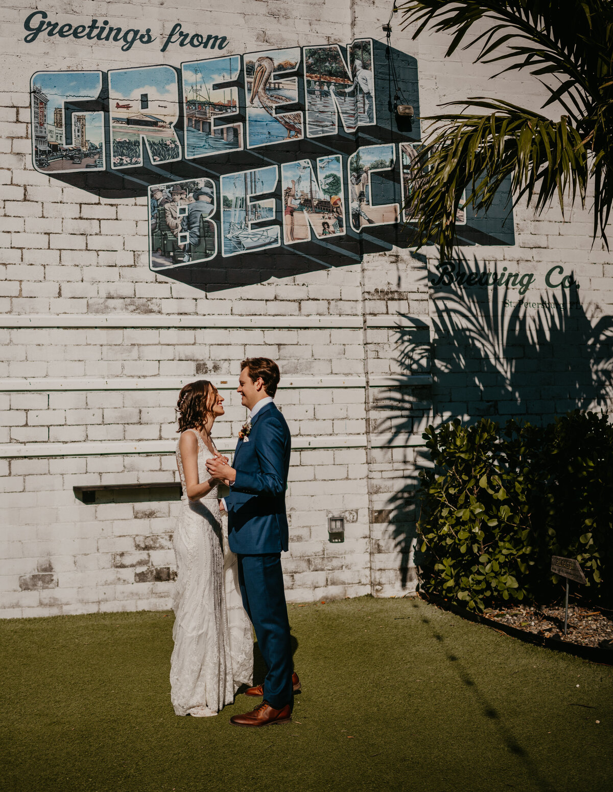 mariah-lacy-photo-elope-in-tampa-green-bench-chantilly-chic-planners-11