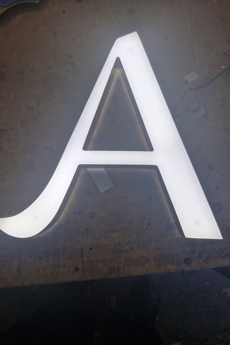 ellis-signs-built-up-face-illuminated-letters-accessorize 
