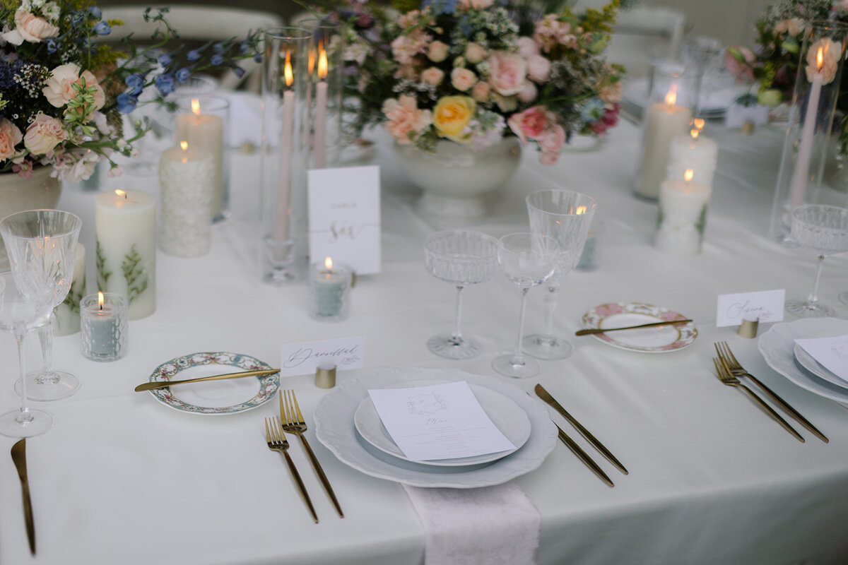 saratoga wedding tablescape