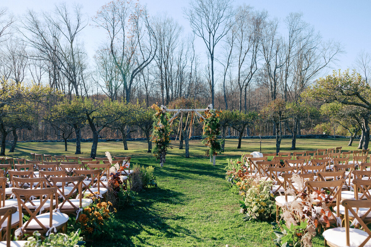 birch-wedding-arch-smith-farm-gardens-ct