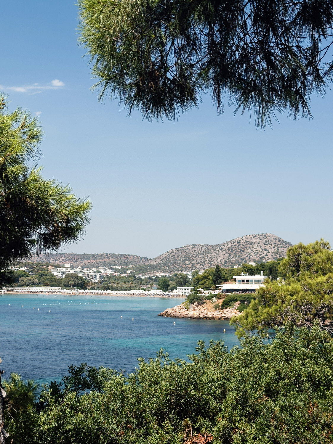 Black-Tie-Wedding-at-Four-Seasons-and-Vouliagmeni-Lake-015