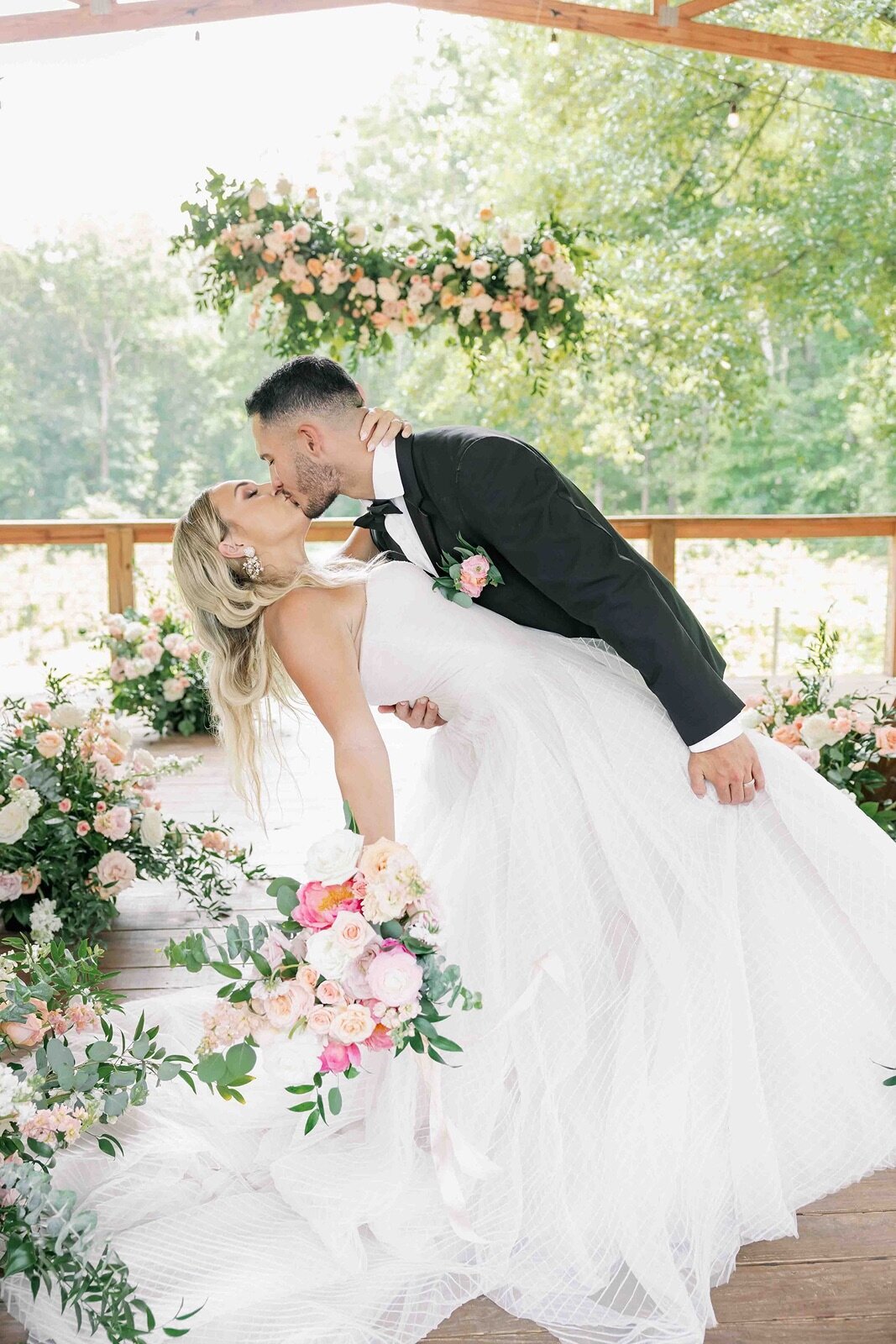 bride-groom-ceremony-kiss