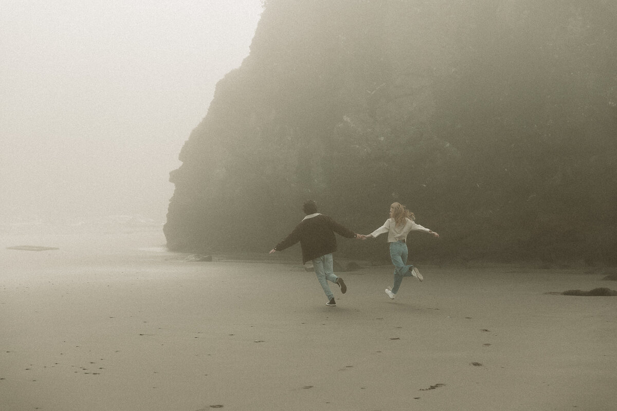 AbbyReePhotography-OregonCoastCouple-42