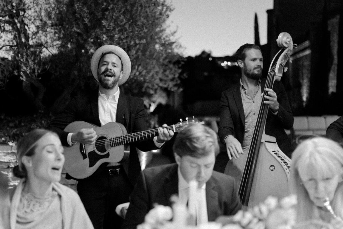 218_Bastide_de_Gordes_Luxury_Wedding_Photographer (220 von 263)