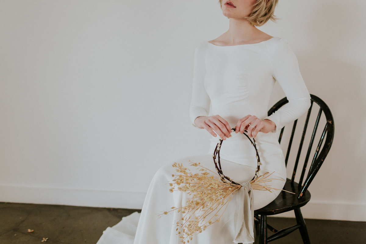 The Stars Inside - Maja Tsolo Photography - Minimalist Wedding Editorial (17)