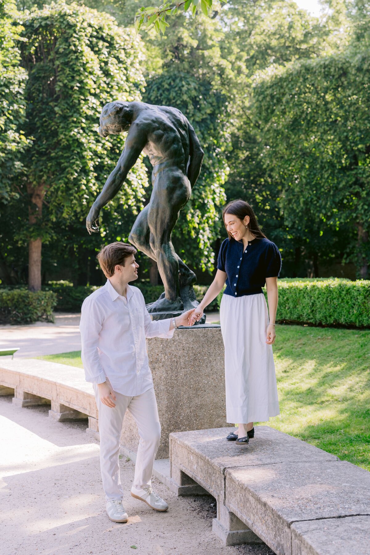 Engagement-Paris-Rodin-Garden-wedding-Larisa-Shorina-19