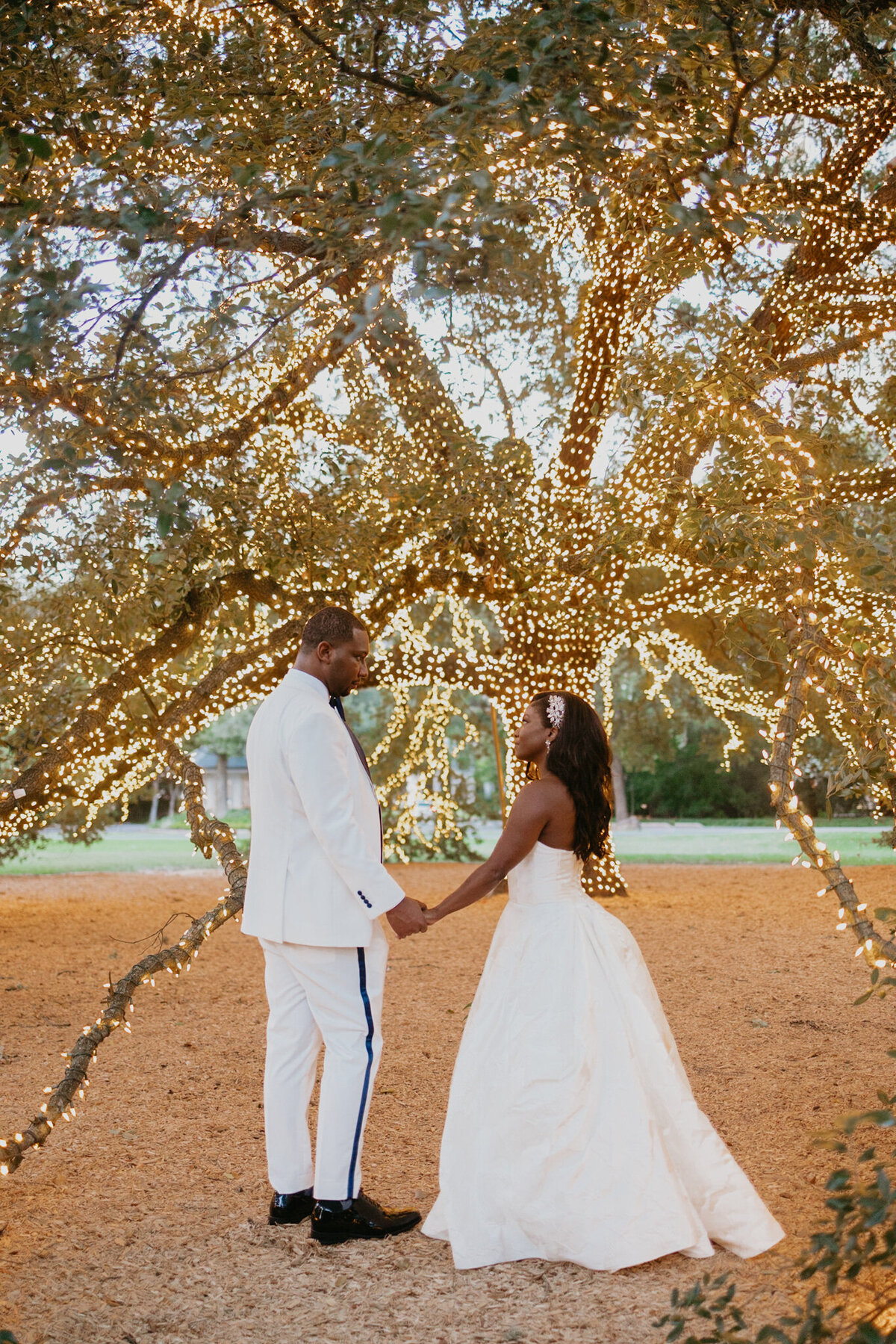 VIBRANT COLORFUL TROPICAL WEDDING - HOUSTON TX WEDDING PLANNER - LILLIE JANE DESIGNS15