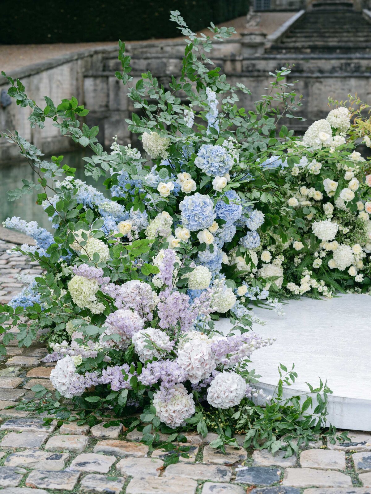 Chateau-de-Villette-wedding-florist-FLORAISON-10