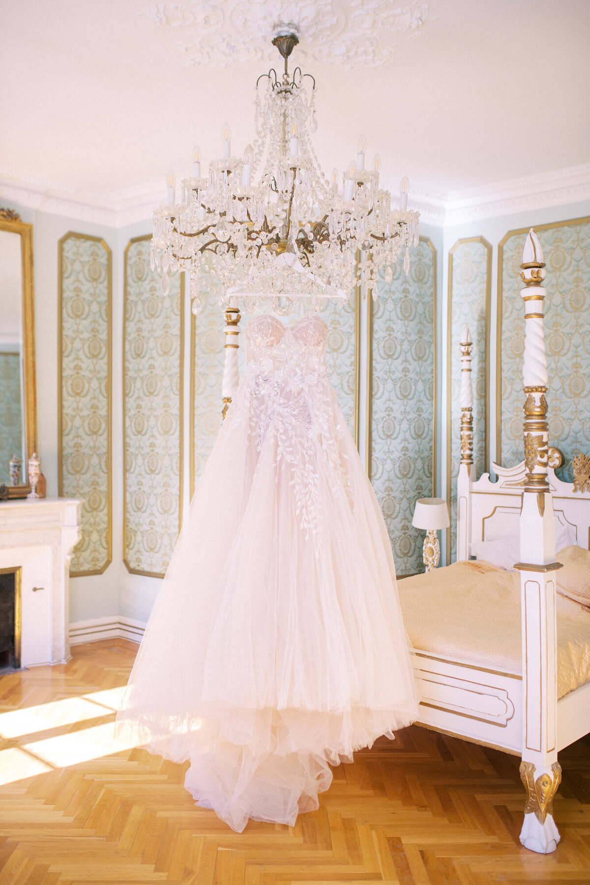 Maïlys Fortune Photography Husband Wife Wedding Weddings Photography France Switzerland Italy Timeless Dreamy Imagery Bilingual French English Destination Weddings Destination Wedding Provence French Riviera Paris Lake Como Tuscany14