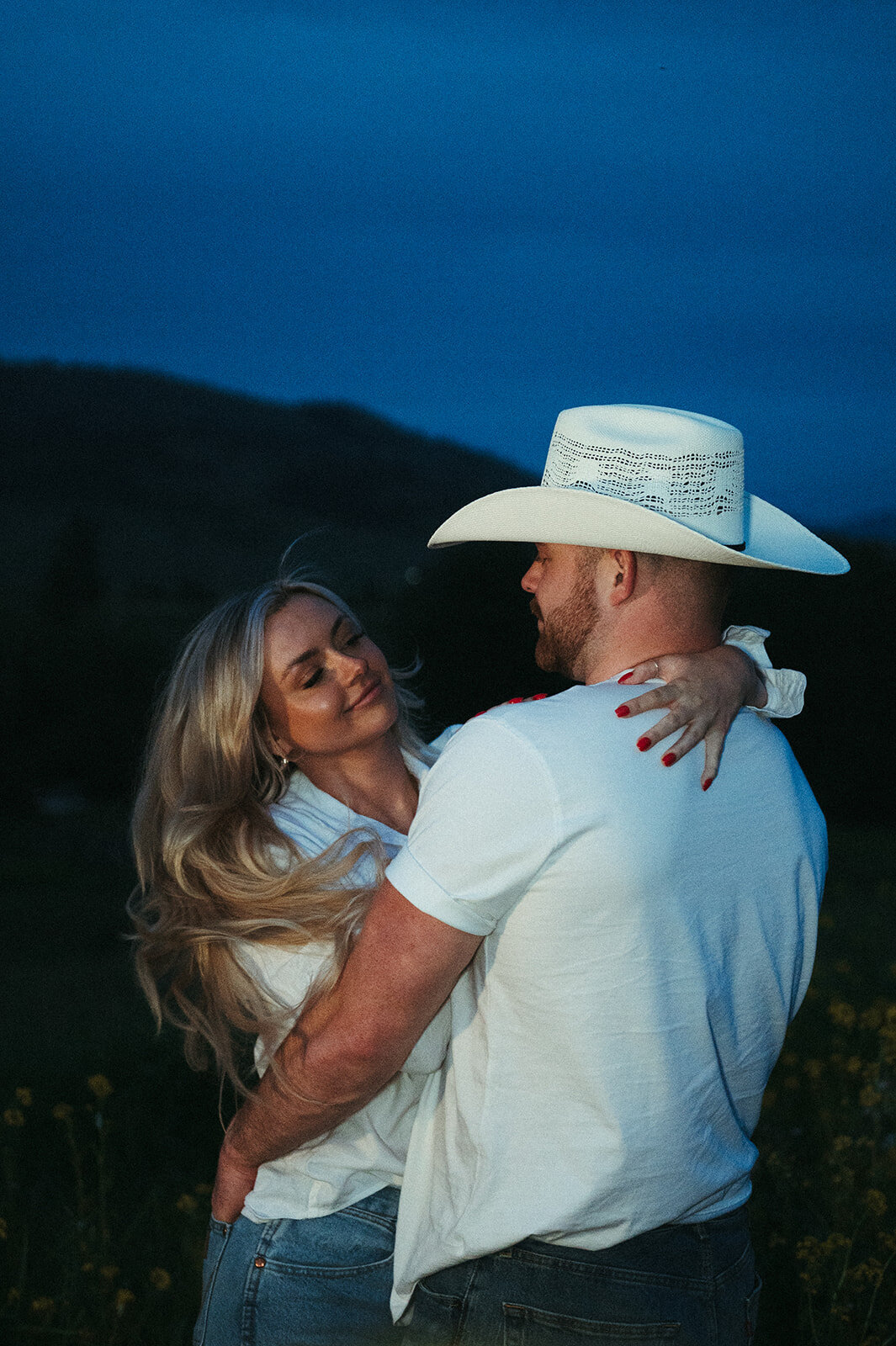 presley-gray-nighttime-western-montana-engagement9874
