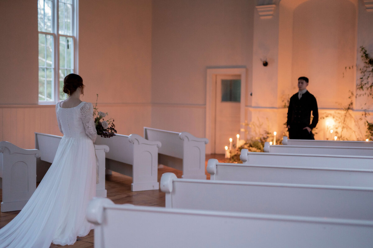 1799 Lisa Vigliotta Photography Cranberry Creek Gardens  Cinematic Fine Art Luxury Destination Wedding Photographer Toronto Europe