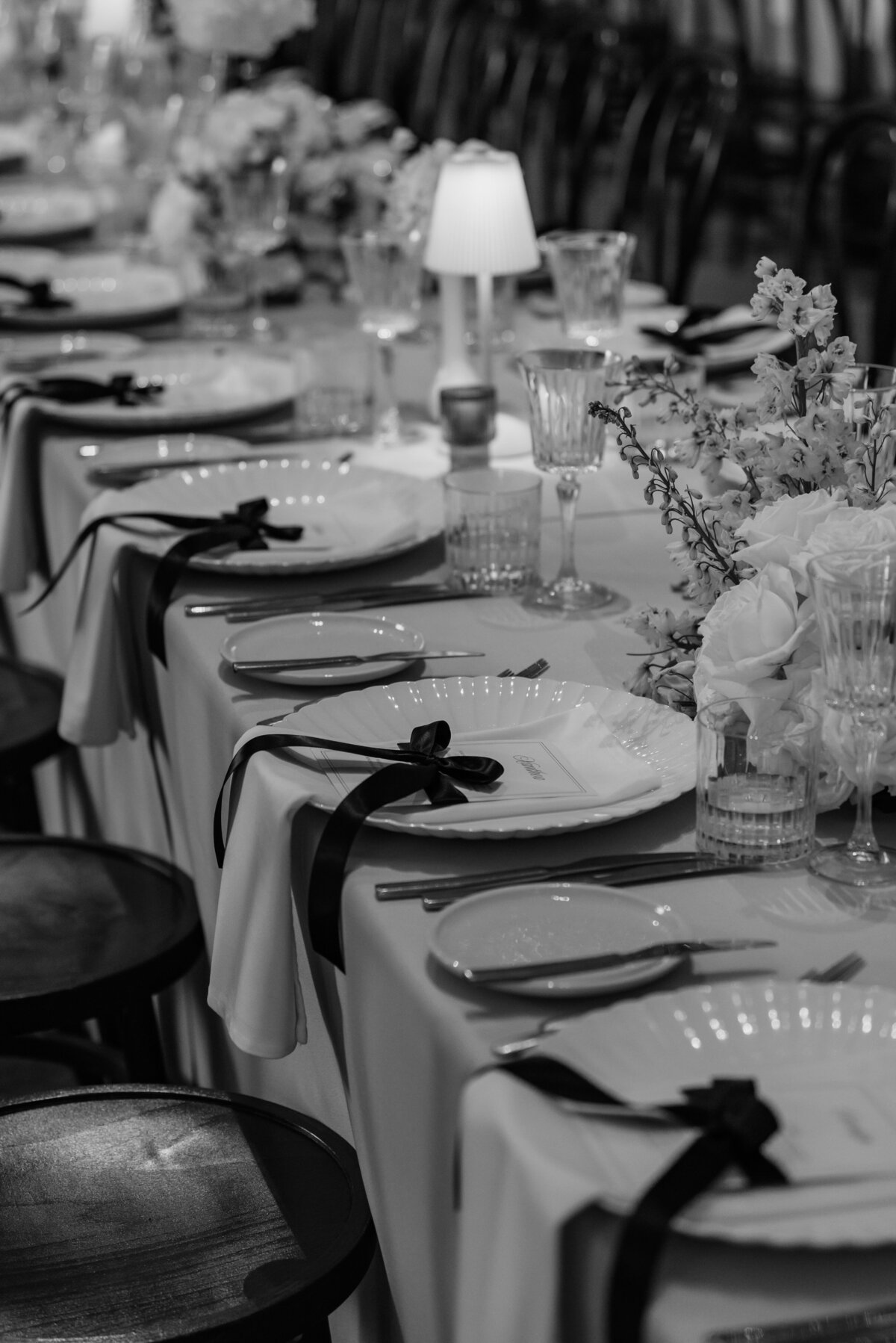modern-wedding-table-setting