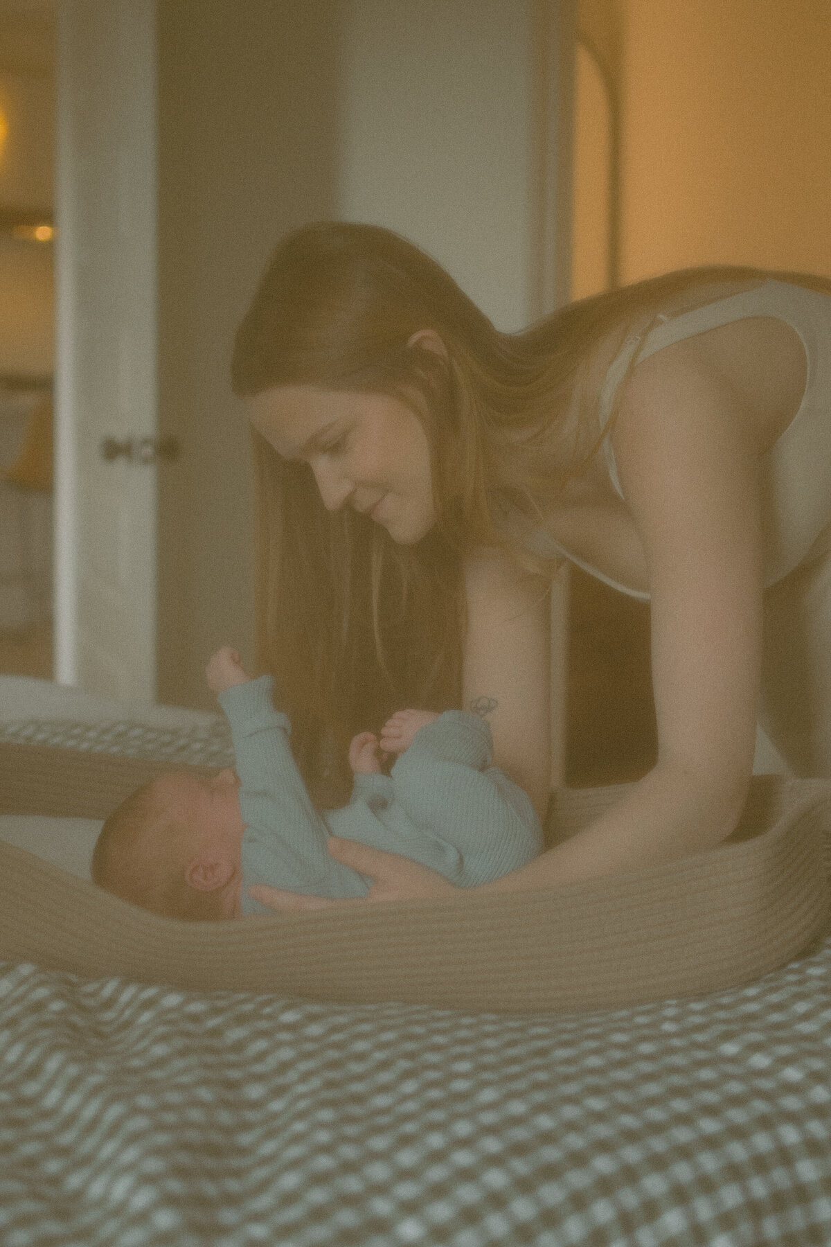 newborn-in-home-new-home-session-34
