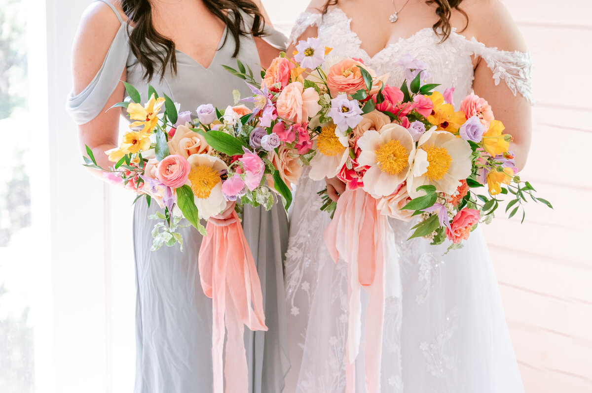 Le Belvedere-Bright-Spring-Floral-Wedding-Photography-by-Emma 26
