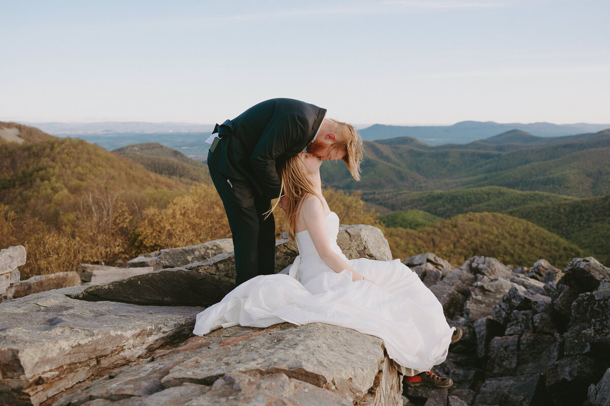 sunrise-shenandoah-national-park-elopement (102)