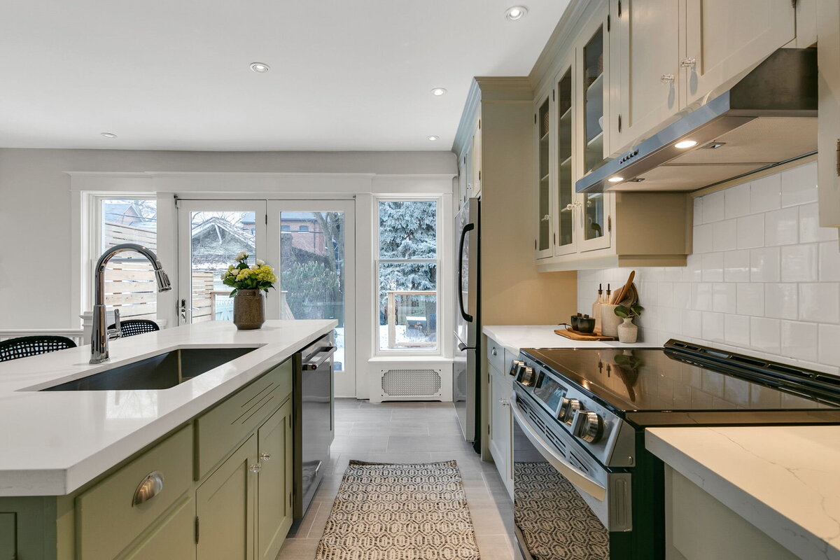 21-web-or-mls-15_004_Kitchen