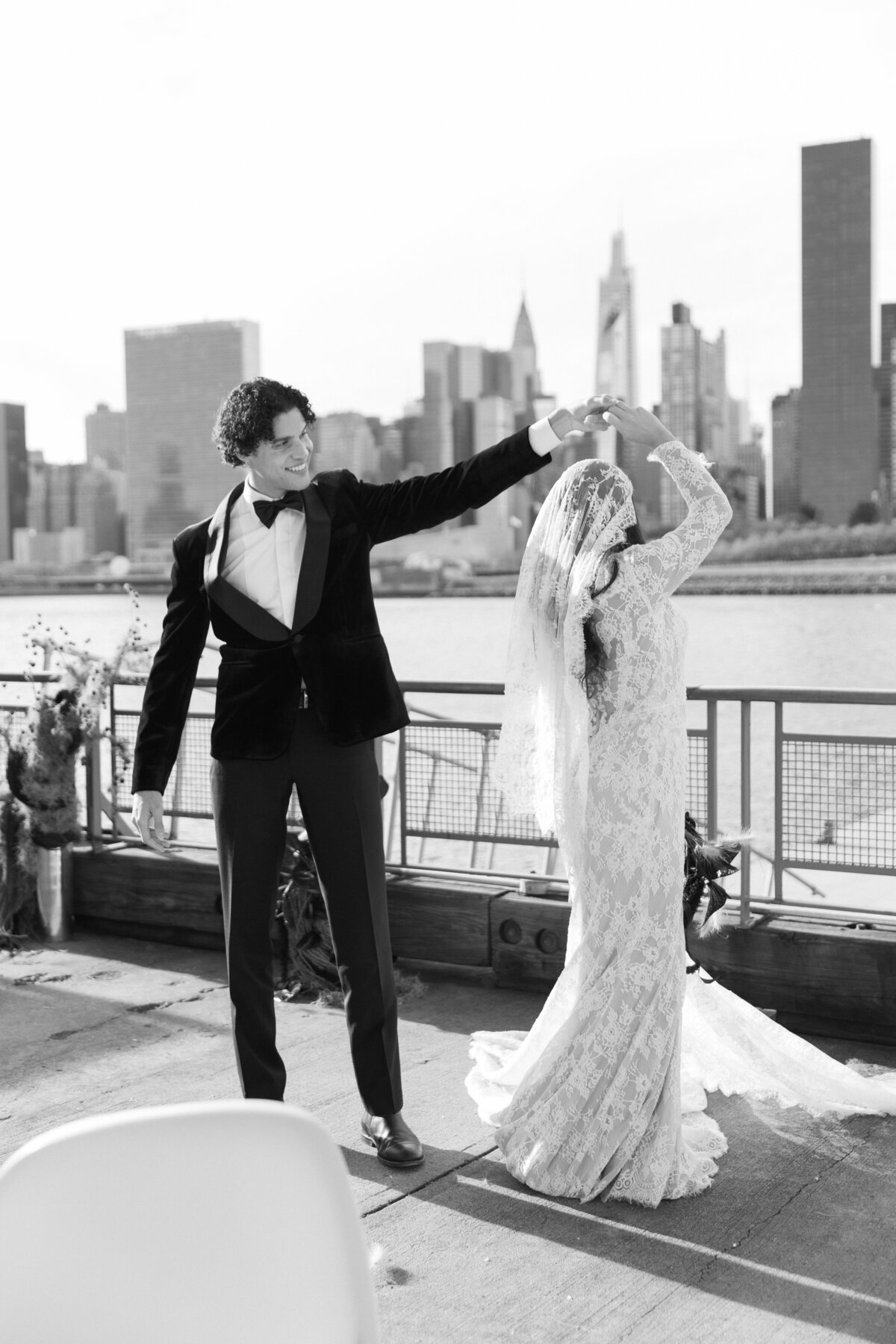 meredith-michel-editorial-wedding-couple-dancing-rooftop-nyc