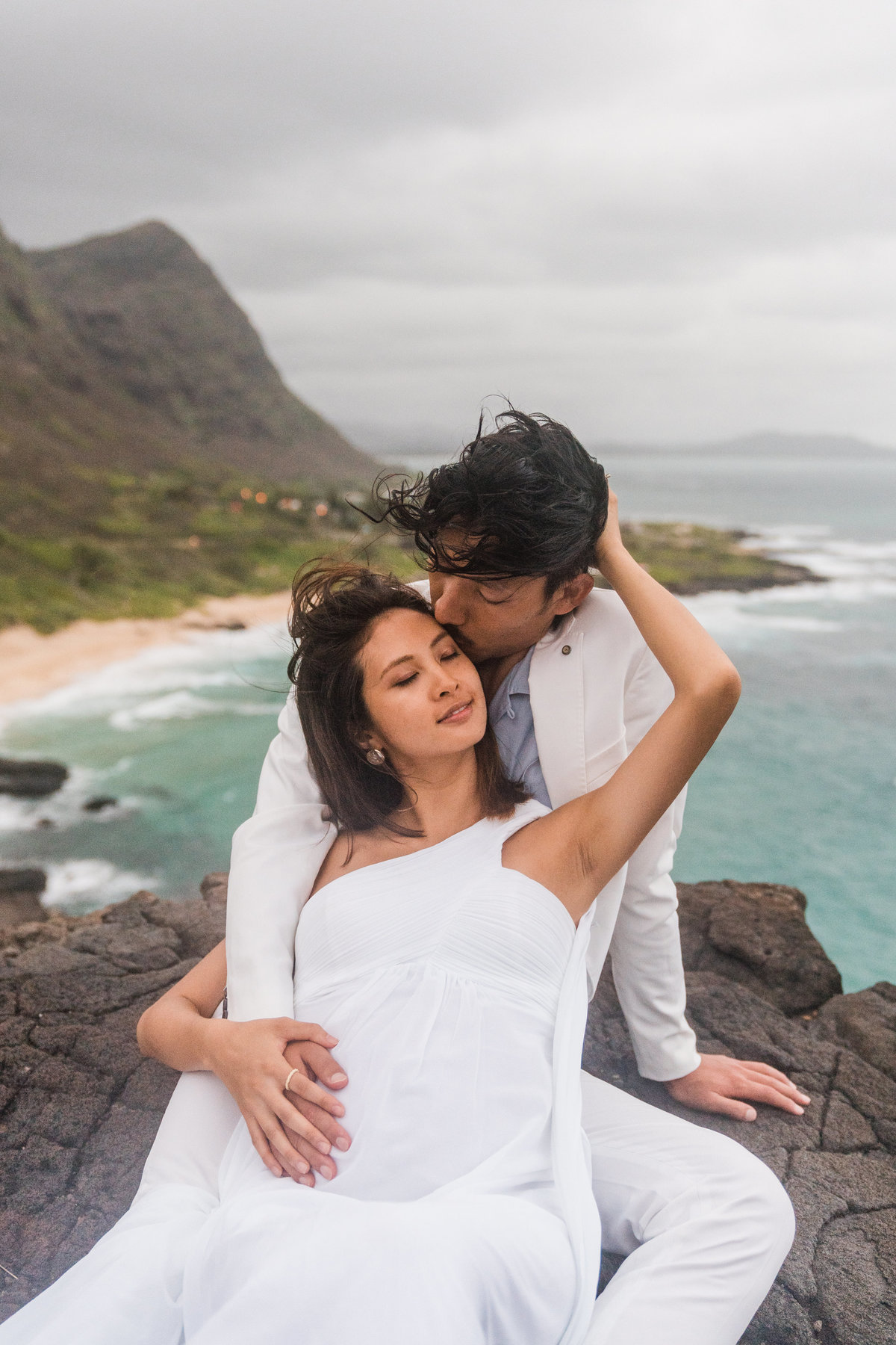 makapuu-maternity-honeymoon-session-hawaii-photographer-2
