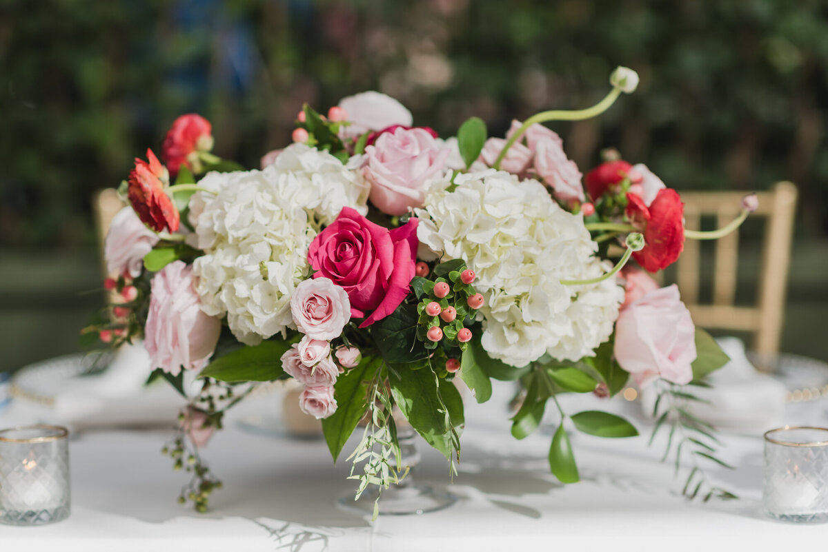 BLUSH AND BLACK SPRING PLANTERRA CONSERVATORY WEDDING IN WEST BLOOMFIELD, MICHIGAN PROVIDED BY KARI DAWSON, TOP-RATED DETROIT WEDING PHOTOGRAPHER, AND HER TEAM54