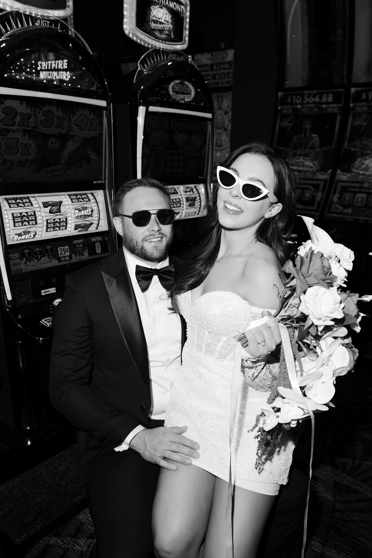80riskyexposure_hannah-rory_las-vegas-elopement-photography